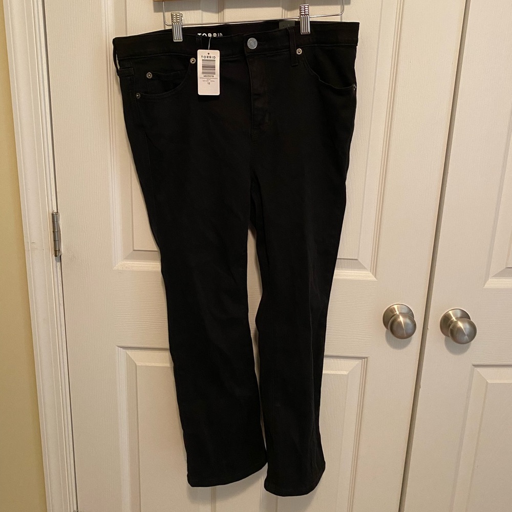 Torrid 12 Crop Sky High Boot Super Soft High-Rise Jean Black - Picture 5 of 7